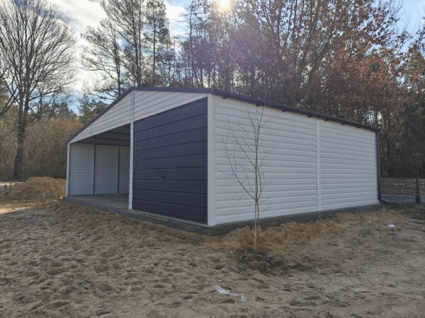 Garaj din tablă 3m x 6m cu pantă, cu poartă basculantă + copertină laterală de 6m