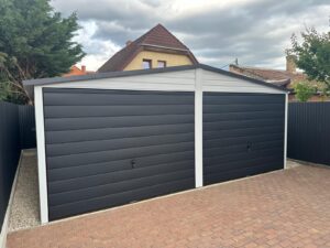 Garaj din tablă 6m x 6m cu 2 porți basculante