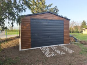 Garaj din tablă 4m x 6m cu poartă basculantă