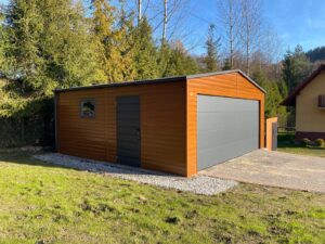 Garaj din tablă 6m x 6m cu poartă secțională