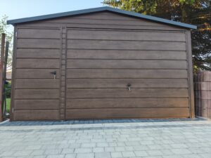 Garaj din tablă 4m x 5m cu poartă basculantă