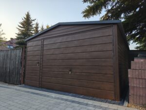 Garaj din tablă 4m x 5m cu poartă basculantă